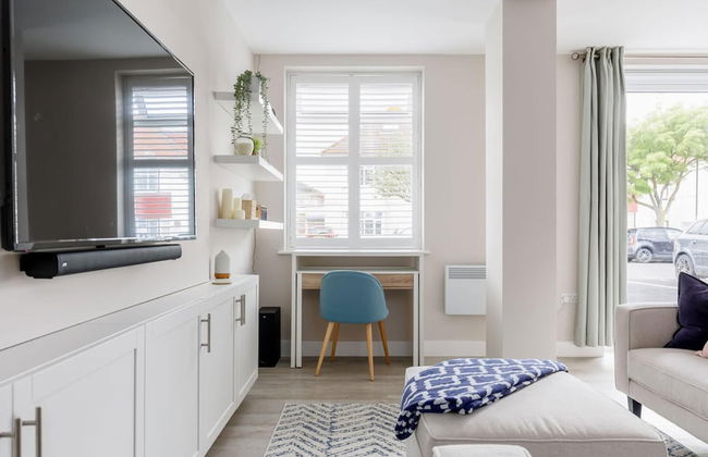 Modern 2bed Flat, Parking, Close to Beach & Shops - Photo 7