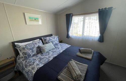 Golden Dunes Retreat, Dog-Friendly Stay at Par Sands Holiday Park, Cornwall - Photo 12