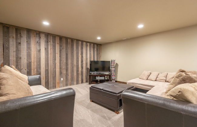 Larkspur Hills 5 BR Villa with Hot Tub - Photo 12