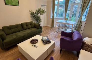 Wimbledon Town Centre Garden Apartment with private parking - Sleeps 5 - Foto 5