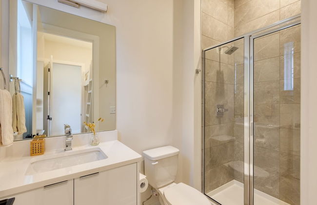 The Stage by Avantstay Chic 4bdr w Covered Balcony Modern Newly Built - Photo 32