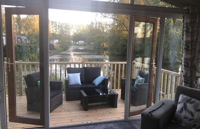 Beautiful and Tranquil Lakeside Lodge - Sleeps 5 - Foto 42