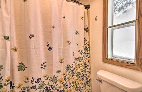 Cozy Crosby Cabin Near Serpent Lake and Main St - Foto 15