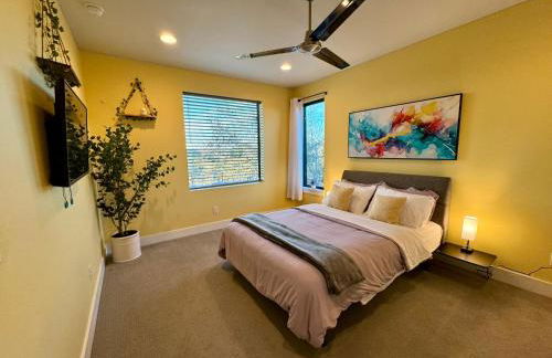 Upscale Modern Hill Country Home! Has it ALL! - Foto 40