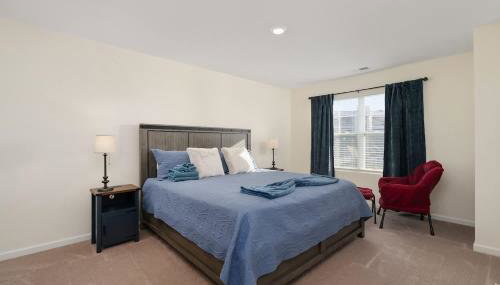 New 3BR Raceday Retreat - Steps from Speedway - Foto 3