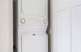 Cozy Swiss Condo -King Bed, Sleeps 6, Free Blanket - Foto 16