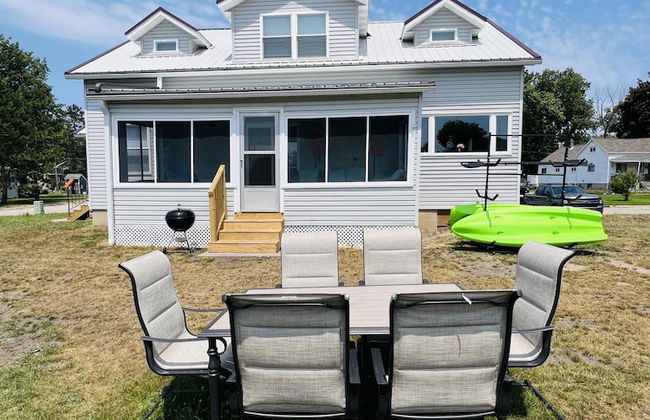 Riverfront Kayaks Bay Access Sleeps 15 - Foto 4