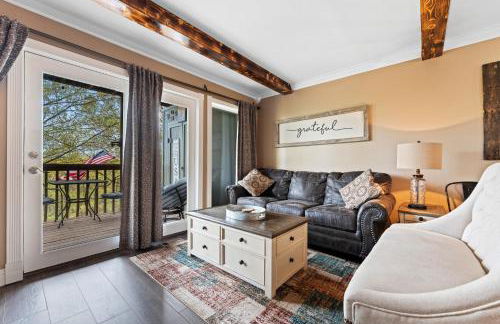 Free Daily Silver Dollar City Tickets & other Branson attractions! Cozy Branson Condo, Lower level, WALK-IN - Foto 1