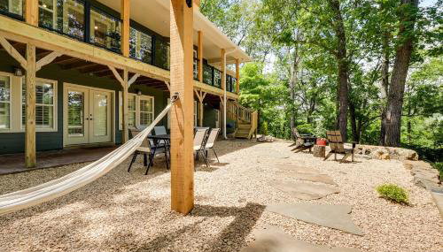 Spacious Home on Beaver Lake with Deck and Fire Pit! - Foto 3