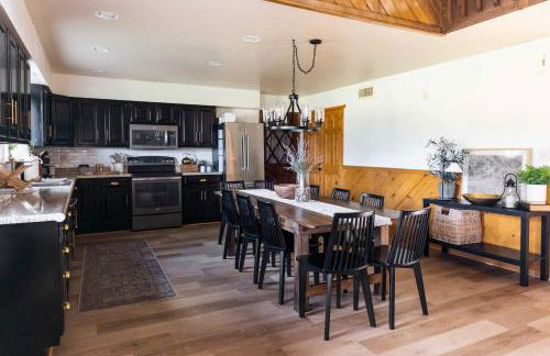 Whispering Hollow Lodge on Greer Main St! - Foto 9