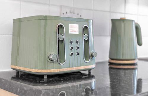 Bella Homes-Spacious 4 bedroom Modern Town house Romford - Foto 22