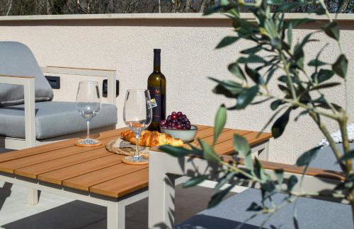 Charming Villa Harmonia with Heated pool and Indoor Jacuzzi surrounded by nature - Photo 63