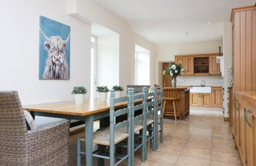 JOIVY Greenknowes Farmhouse with Hot Tub and Bar - Photo 63