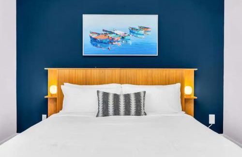 Opulence & Serenity at Our Luxury Home in Jupiter! - Photo 16