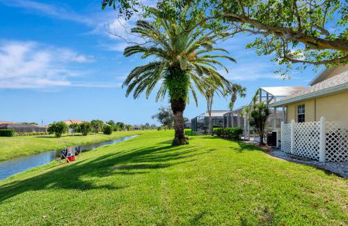 Spacious Canal-View Home with Pool and Game Room - Foto 78