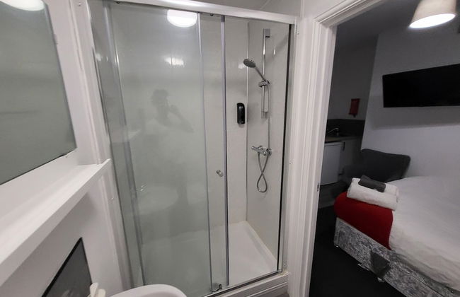 Comfortable Stay - Fishpond Dr - Photo 14