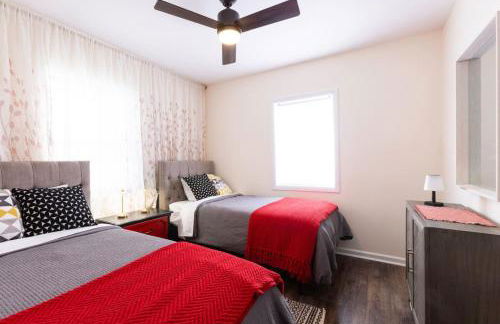 Private Modern 1st Flr 3 Bed Apt Close to Downtown - Foto 32