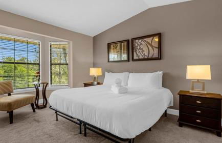 Florida Getaway - Renovated TownHome by Disney! - Photo 3