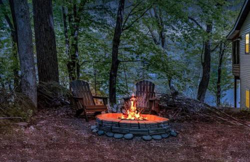 Cozy Lake House with Fireplace, Views, Close to Skiing! - Foto 3