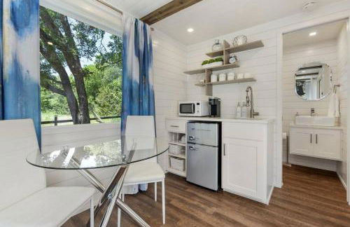 The Tiny 'Tainer - Tiny Container Home w. Hot Tub! - Foto 14