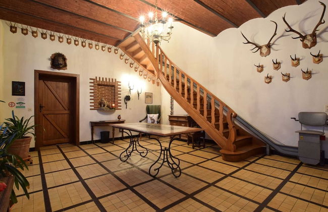 Mansion in Beauplateau Near Forest - Photo 2