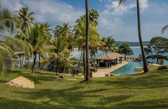 Spectacular Hilltop Beach Villa Located Next To A Surf Break - Photo 6