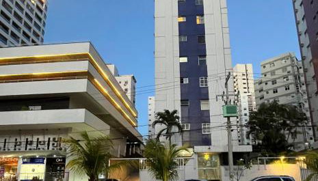 Apartamento amplo próximo à praias e ponto turísticos - Foto 1