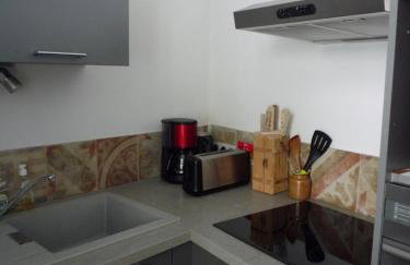 Appartement Avignon centre intra muros Cour extérieure Parking privé gratuit - Foto 23