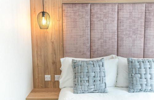 Tastefully decorated lodge on popular holiday park, easy access to Lakes and Dales and free parking - Foto 16