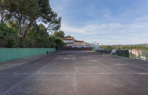 Apartament gran amb vistes al mar, piscina i pàrquing - Foto 27