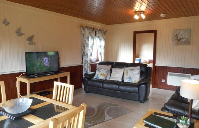 Birch Lodge 13 with Hot Tub - Photo 10