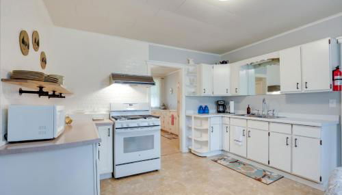 Peaceful Saint Germain Home with Fire Pit! - Photo 2