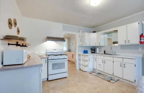 Peaceful Saint Germain Home with Fire Pit! - Photo 2