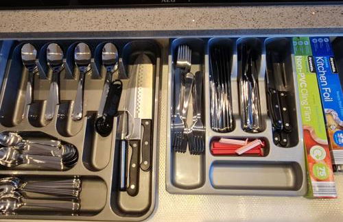 Luxury London House Sleeps x 16, Free Parking, Free Wifi, Garden Patio, Close to tube line easy access to Central London - Foto 51