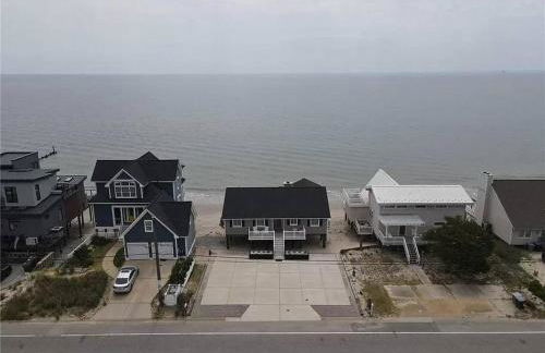 Bay Bliss - Private Beachfront Home with 180° Views & Hot Tub! - Foto 7