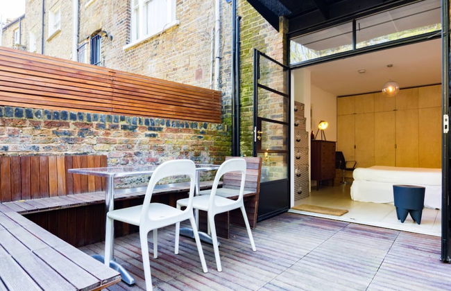 Stylish, Bright Apartment w/ Private Garden - Foto 15