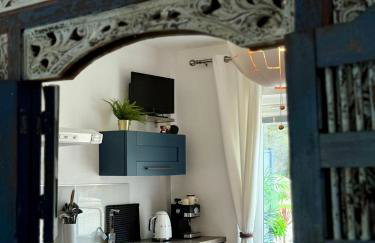 Forest Path luxury Studio Apartment with large bedroom bathroom and sauna Sleeps up to 4 - Photo 16