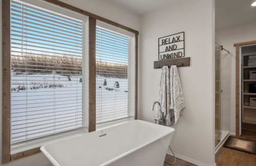 New Bear Lake Home with Beautiful Fall Views - Photo 33