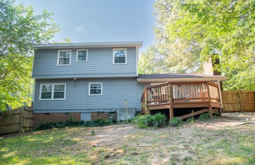 Spacious 4BR House Sleeps 9 Outdoor Lounge with Fire Pit plus Games - Foto 65