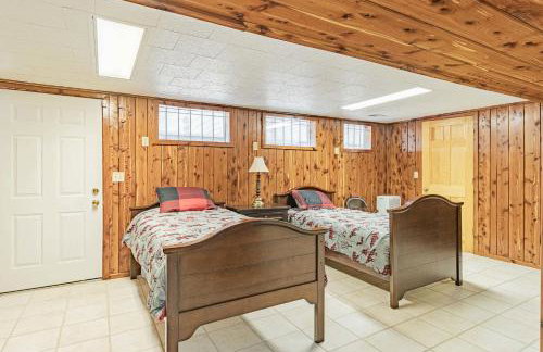 White River Escape with BBQ & Private Backyard - Foto 29