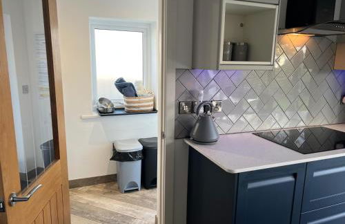 Stylish, Dog Friendly Coastal Bungalow With Garden - Foto 37