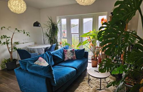 Stylish 1BD Flat with Parking Hackbridge - Foto 1