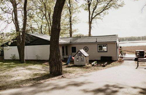 Centrally located - Perch Lake Bungalow - Hot-tub! - Foto 33