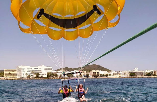 Parasailing en Cala Bona - Foto 3