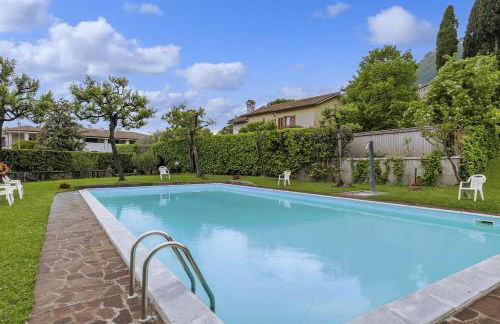 HOST4U - Loft del GARDA Residence with Pool, Front Lake Building - Foto 21