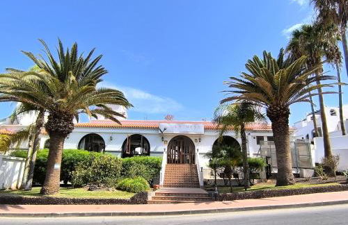 CASA AGATHA - 3 terraces, AC, tv channels, 2 bedrooms & bathrooms, heated pool - Foto 54