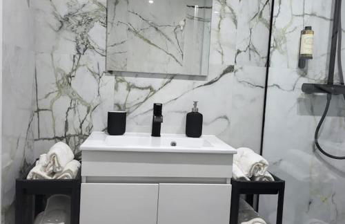 Nandos Apartement - Foto 11