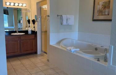 2BED 2BATH near Disney PiratePool Spa Balcony - Foto 9