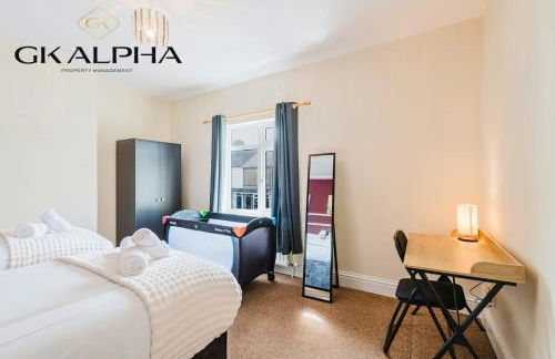 LONG STAY DEALS - 3 Bedroom Home Peterborough With Free Parking and Ultra Fast Wi-Fi Perfect for Work Stays and Vacations - Foto 8