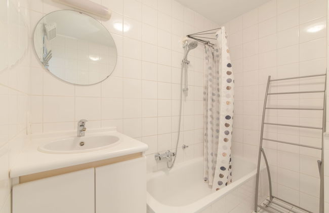 2 bedroom Apartment in Bredene with swimming pool and garden - Photo 7